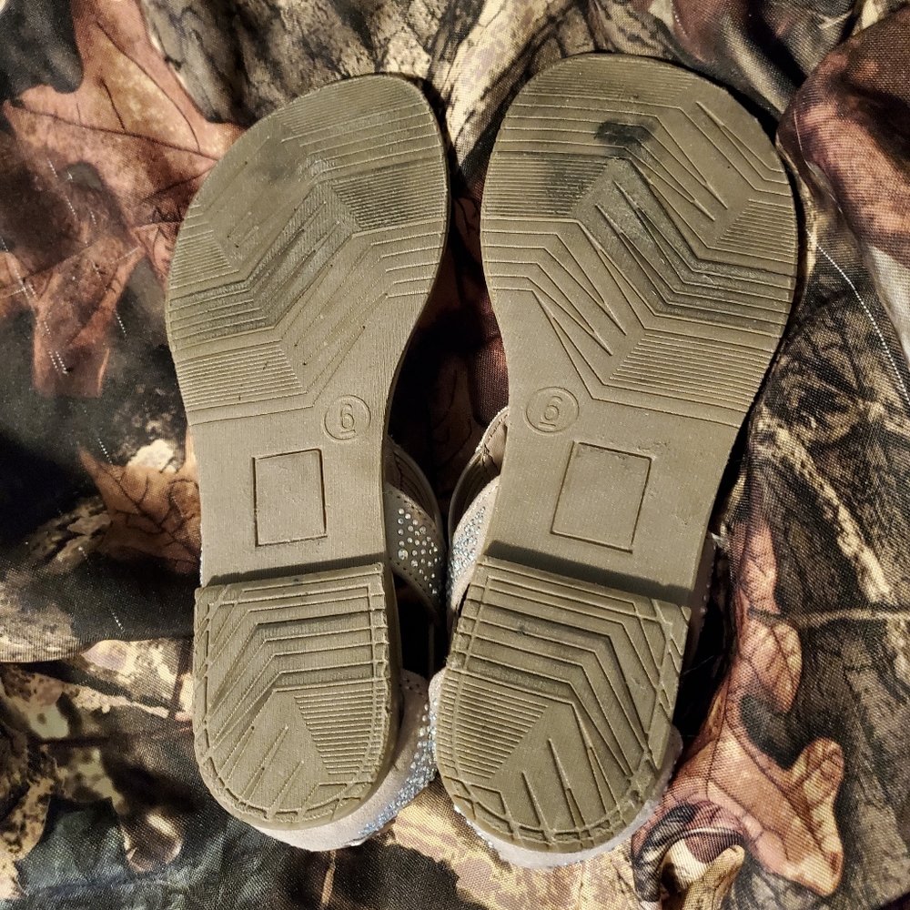 Sandals - Picture 3 of 5
